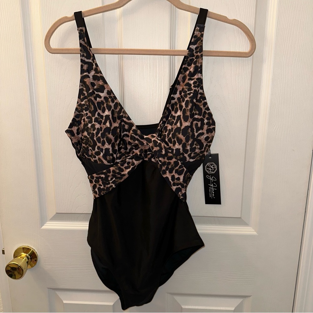 J. Hara One Piece Swimsuit Size 8 - Picture 2 of 5